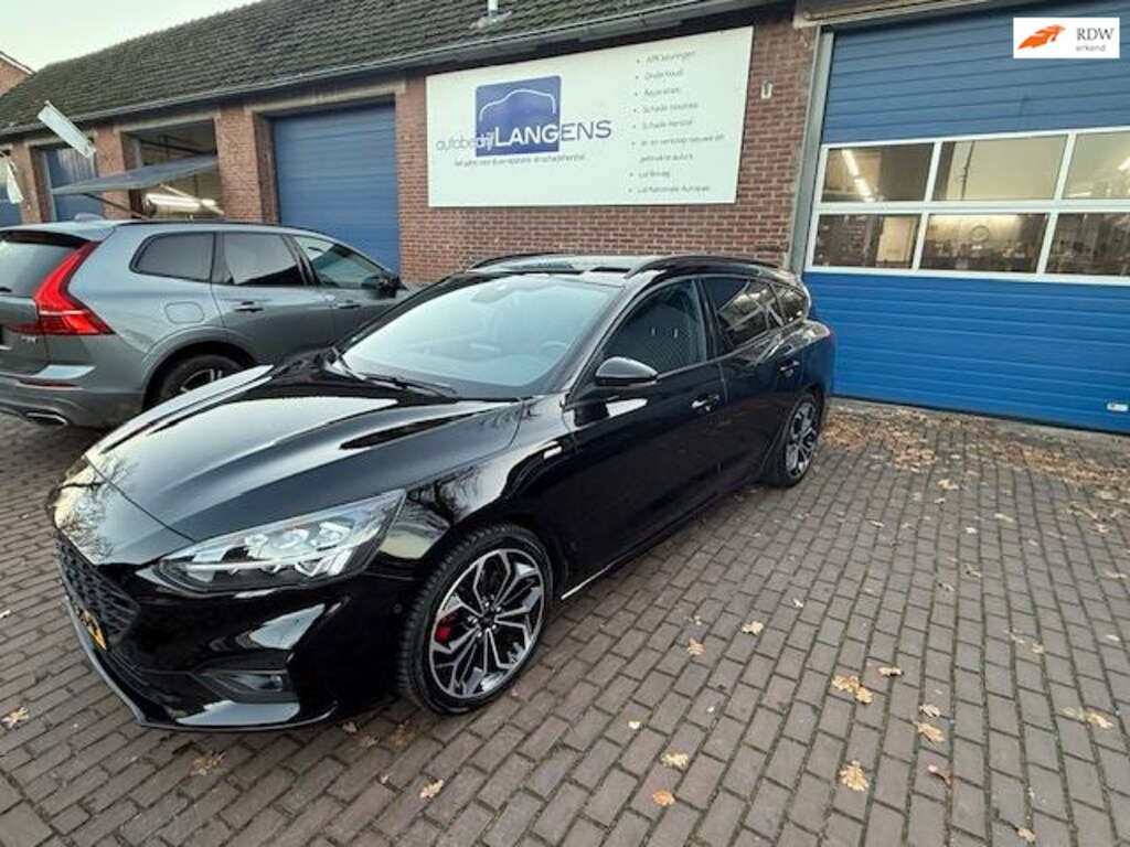 Ford Focus Wagon 1.0 EcoBoost ST , Titanium X Navi, B&O, Camera, Stuur/stoelverwarm.
