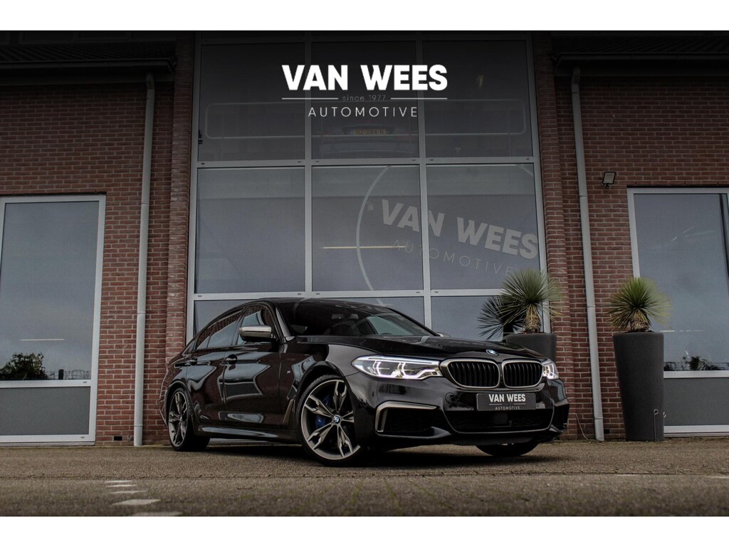 BMW 5-Serie M550d xDrive High Executive | 2e eigenaar | Driving Assistant Plus | Innovation pakket | Stoelverwarming & -ventilatie | Stuurverwarming | Harman-kardon | 360 camera