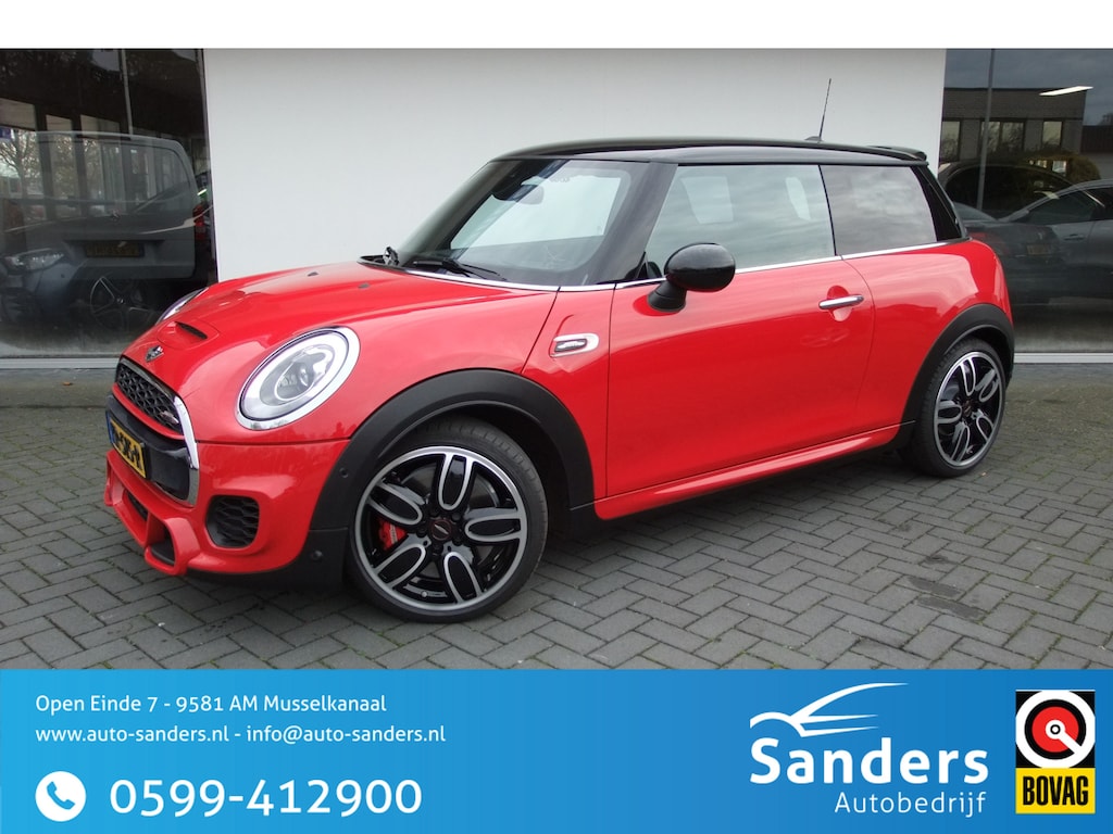 MINI John Cooper Works Mini 2.0 Chili / NL auto/ 18 inch/ Camera/ Stoelverwarming/ 1ste eigenaar