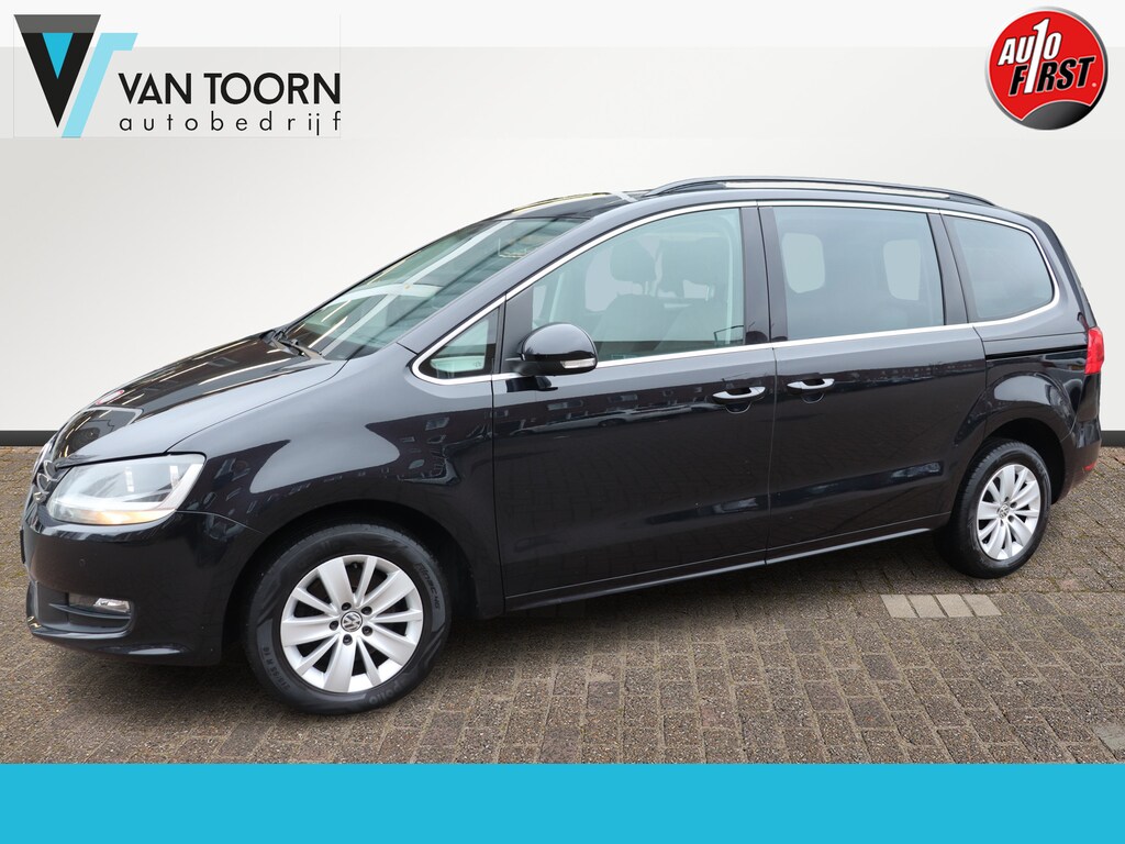 Volkswagen Sharan 1.4 TSI Comfortline. Incl. set winterwielen, trekhaak, navigatie