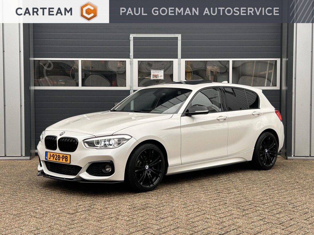 BMW 1-Serie 118i High Executive | M pakket | Leder | Pano | Navi |