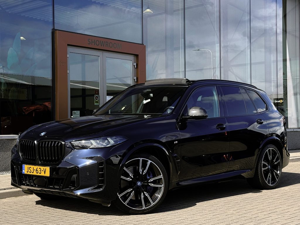 BMW X5 xDrive50e M-Sport | Carbon | Pano | Memory | Stoelverwarming / Verkoeling | Led | Soft-Close | Cruise | DAB | Apple Carplay / Android Auto