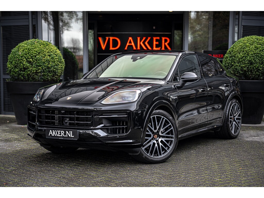 Porsche Cayenne Coupé E-Hybrid SportDesign Zwart | Luchtvering | 22 Inch | 360° Camera | Adapt. Sportstoelen