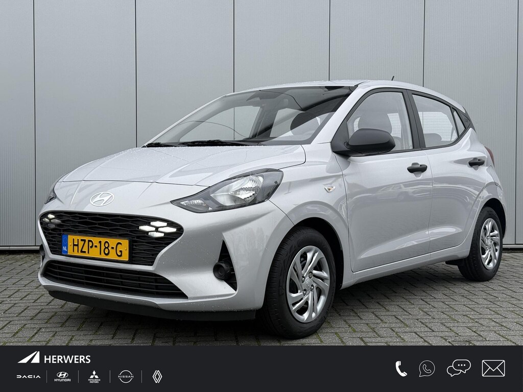 Hyundai i10 1.0 Comfort / Navigatie / Achteruitrijcamera / Parkeersensoren Achter / Airco / Cruise Control / Snel Leverbaar! /