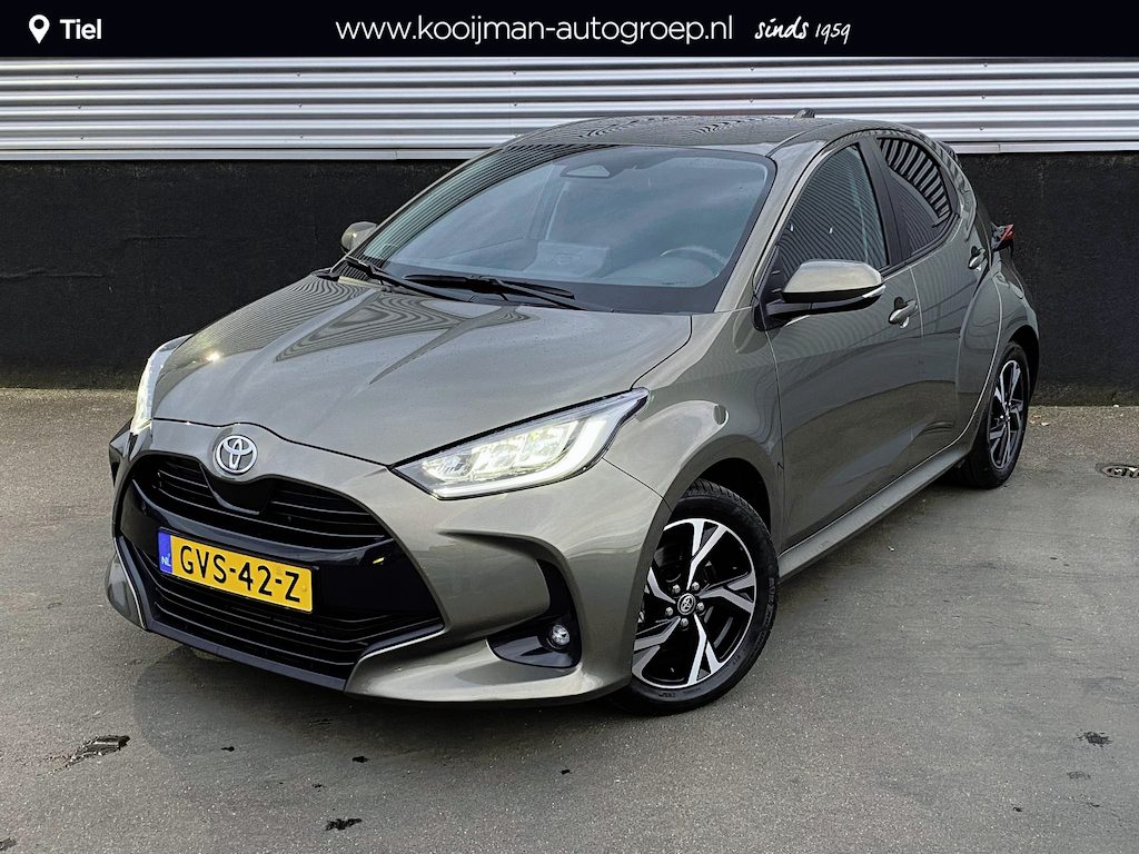 Toyota Yaris 1.5 Hybrid 115 First Edition Navigatie Apple CarPlay/Android Auto, achteruitrij camera, adaptieve cruise control, keyless, NL auto!