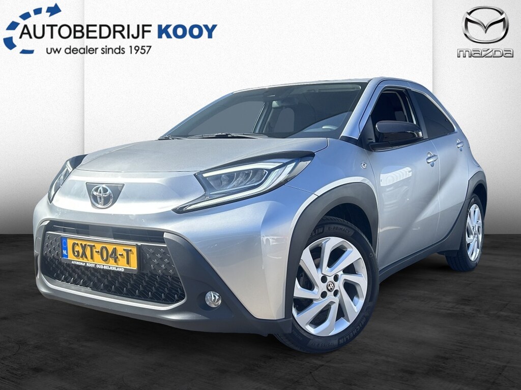Toyota Aygo X 1.0 VVT-i First / Licht metalen velgen / Camera / CarPlay