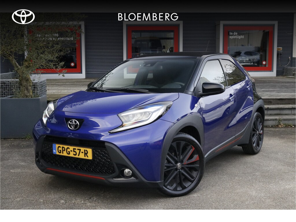 Toyota Aygo X 1.0 VVT-i MT Premium | Elektrisch vouwdak | Stoelverwarming | LM velgen | Camera | Climate Control | Parkeersensoren |