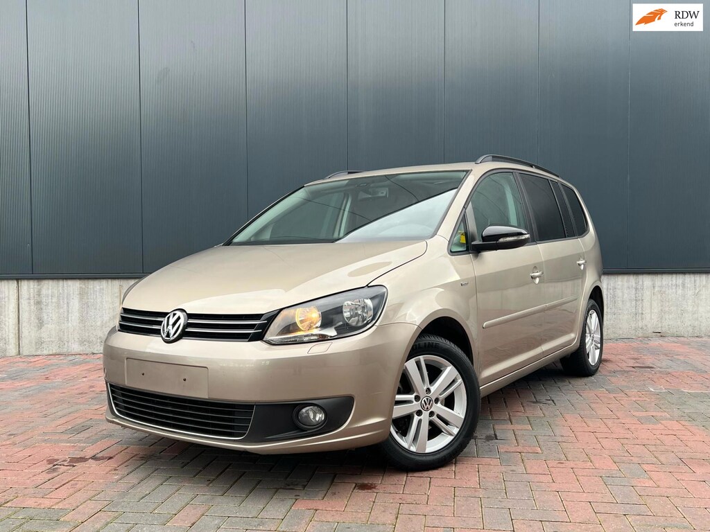 Volkswagen Touran 1.2 TSI Highline BlueMotion * Navi * Cruise * Pano * Climate *