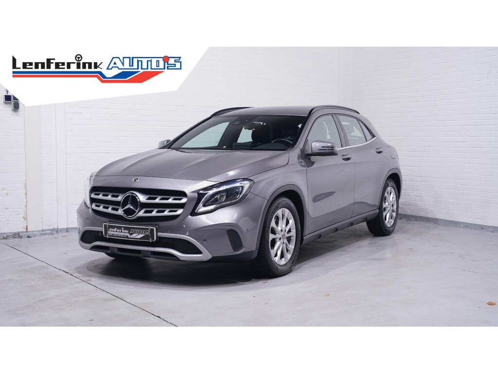 Mercedes-Benz GLA 180 Business Solution Limited Navi Clima Camera PDC NAP Leder/stof Sportstoelen Led koplampen Rijklaar!