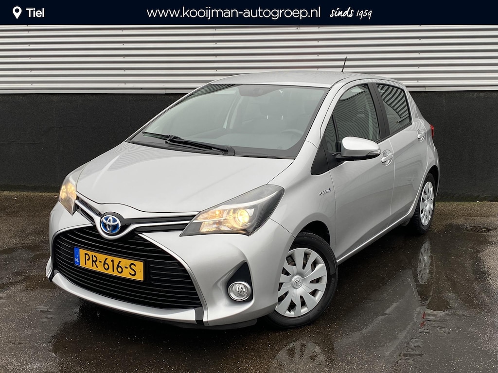 Toyota Yaris 1.5 Hybrid Trend Automaat, achteruitrij camera, cruise control, elektr. climate control, navigatie, start/stop systeem, boekjes compleet