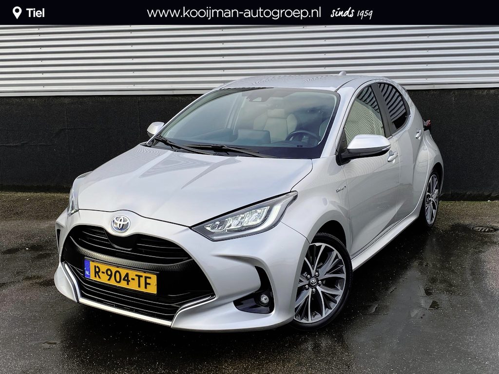 Toyota Yaris 1.5 Hybrid Launch Edition Navigatie APple CarPlay/Android Auto, achteruitrij camera, dodehoek detectie, HUD, keyless