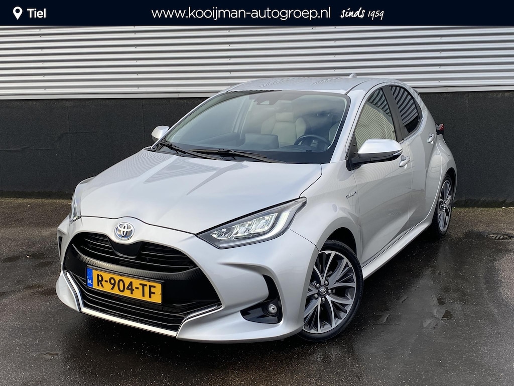 Toyota Yaris 1.5 Hybrid Launch Edition Navigatie APple CarPlay/Android Auto, achteruitrij camera, dodehoek detectie, HUD, keyless