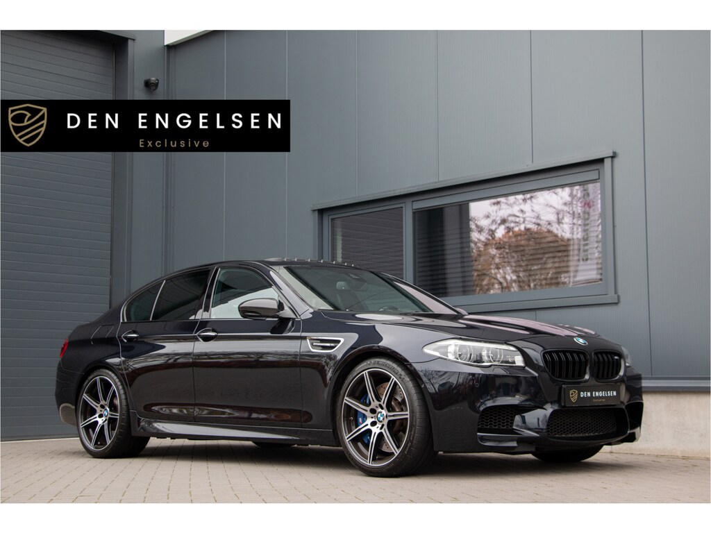 BMW M5 Competition Edition 1/200 600PK | Collectors Item | Full Option| B&O | Pano | Head Up | Softclose | Carbon | Camera | Lane & Side Assist | Stuurverwarming | Alcantara | Sportuitlaat | Dealer O.H. | Memory | Zonneschermen + Achteruit | Dab+ | 20"| Cruise Control | €186.191 N.P