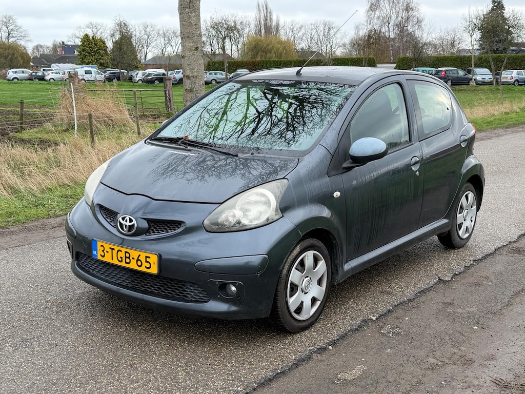 Toyota Aygo 1.0-12V LEES TEKST! GEEN APK Airco 5Drs NAP
