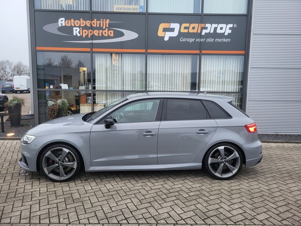 Audi RS3 A3 Sportback 2.5 TFSI quattro