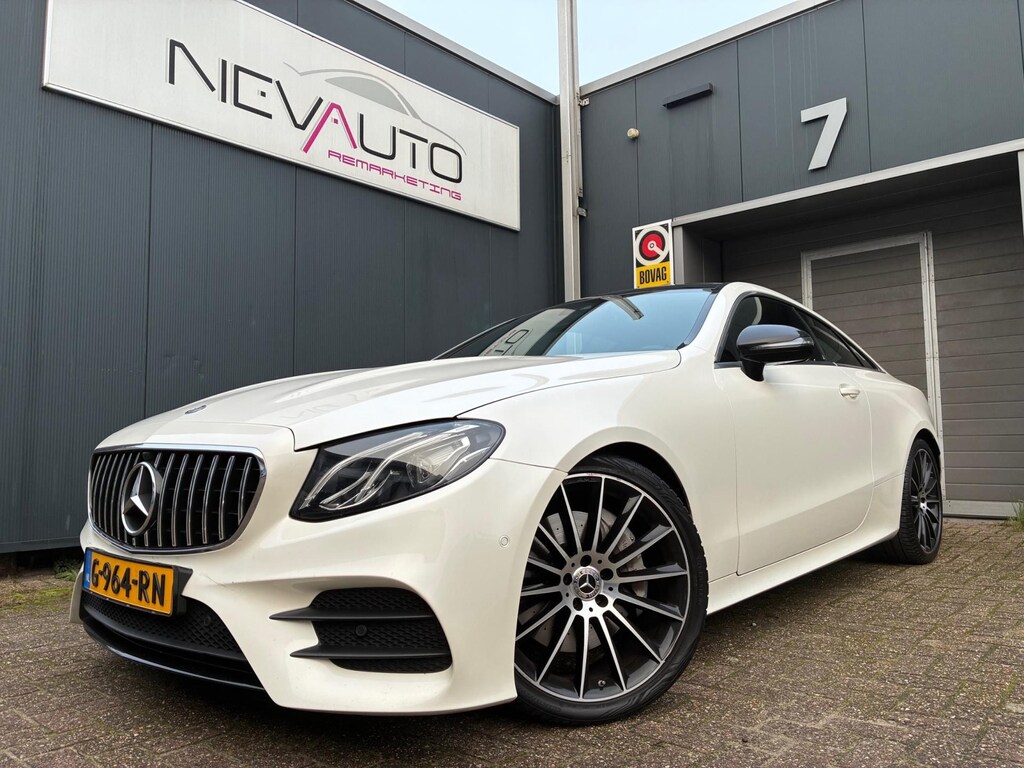 Mercedes-Benz E-klasse Coupé 300 AMG/Panoramadak/Burmester/20inch/Camera