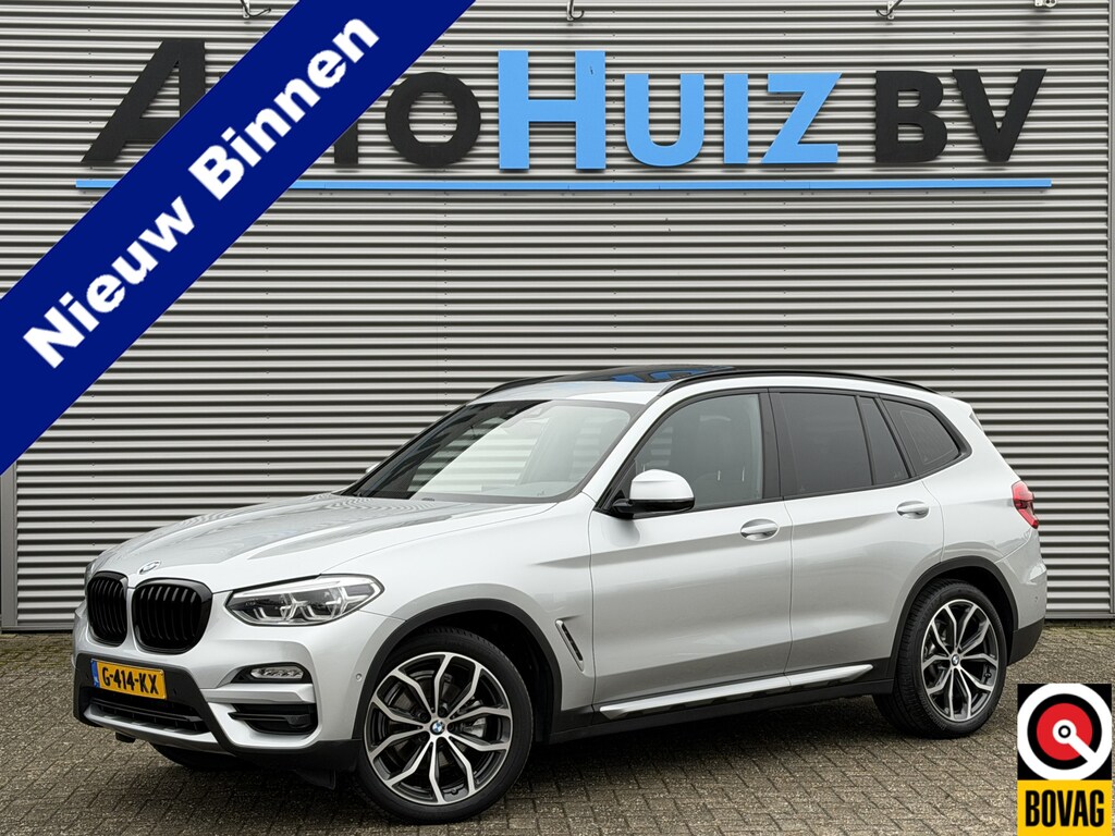 BMW X3 sDrive20i High Executive xLine Panoramadak Trekhaak Lederen interieur Achteruitrijcamera Stuurwielverwarming