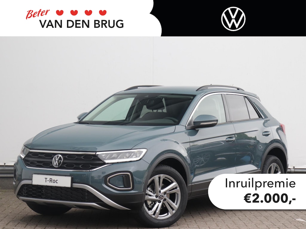 Volkswagen T-Roc Life Edition 1.0 TSI 116pk | Trekhaak | Achteruitrijcamera | Parkeersensoren | 17" velgen |