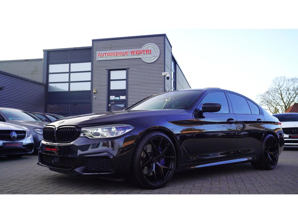 BMW 5-Serie M550d xDrive| Schuifdak | Stoelkoeling | Adaptieve Cruise control | 400 PK | Luxe Nappa Leder | Shadow Line | Dealer o