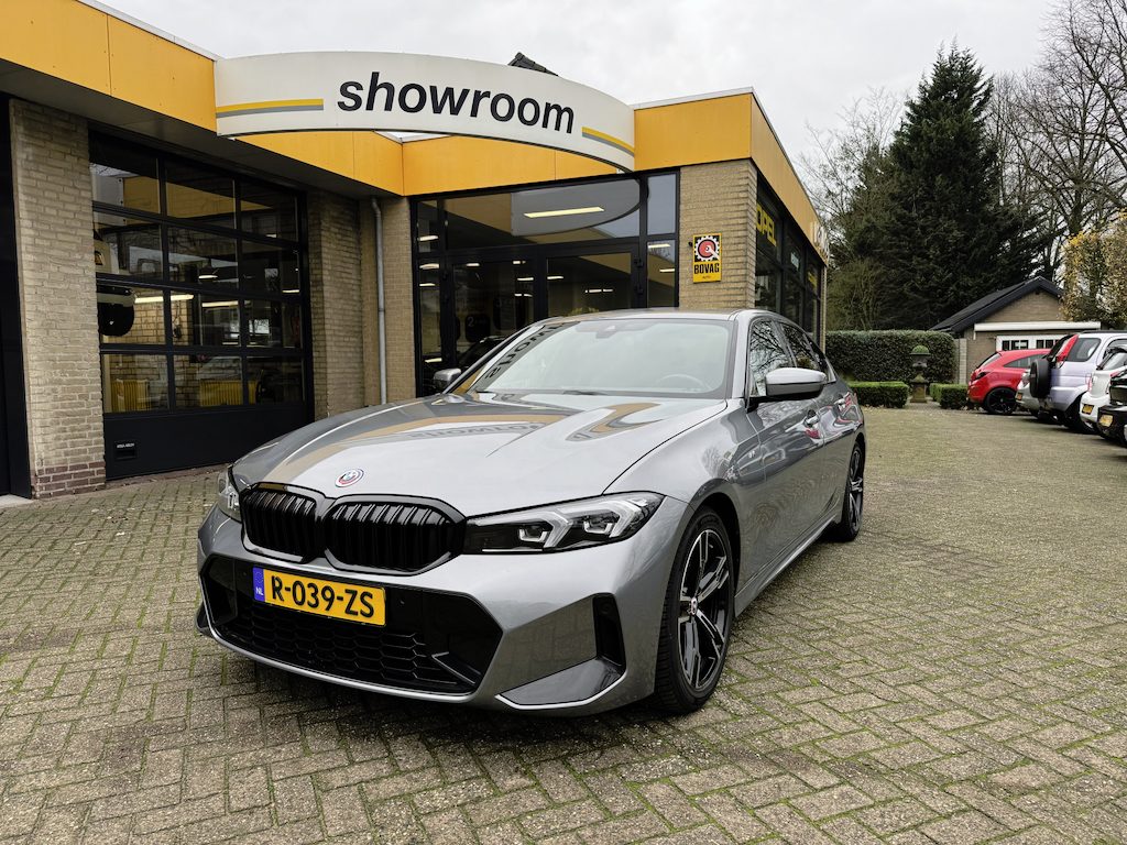 BMW 3-Serie 318i M-Sport Automaat Climate Control Led Navi Carplay