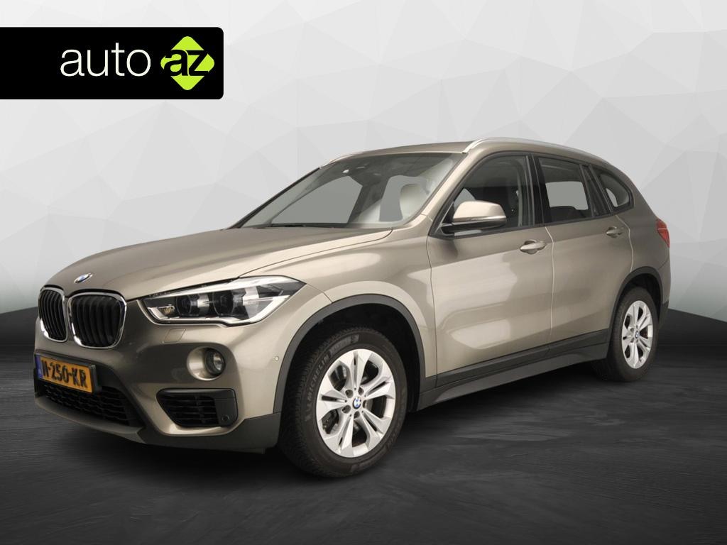 BMW X1 sDrive20i High Executive Automaat | Trekhaak (1800kg) | Dealer onderhouden | Navigatie | Parkeersensoren | 17"