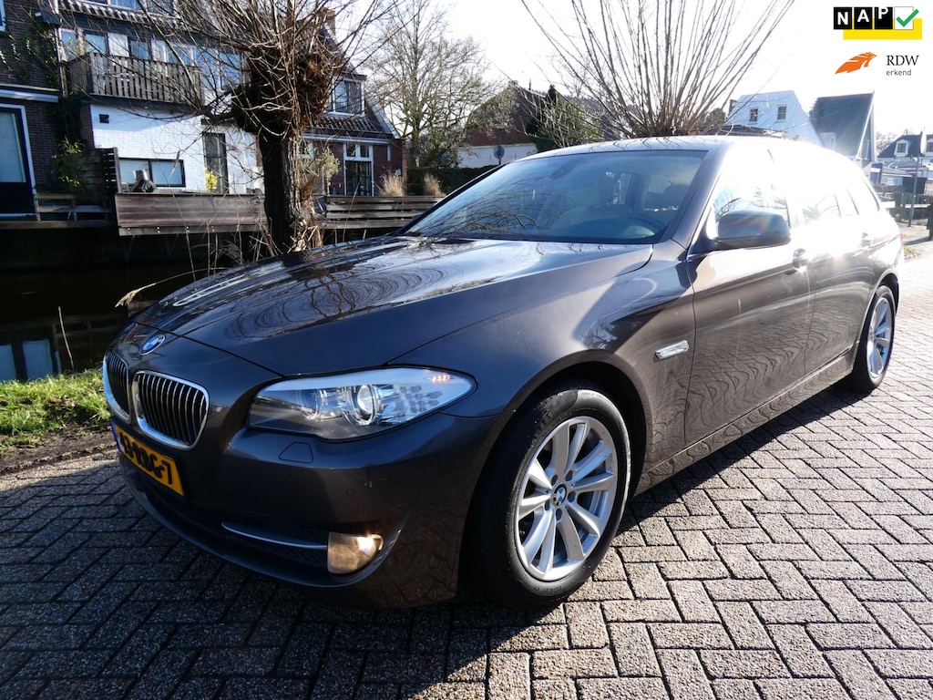 BMW 5-Serie Touring 523i High Exe Aut. 6-Cilinder Leder Navi Xenon