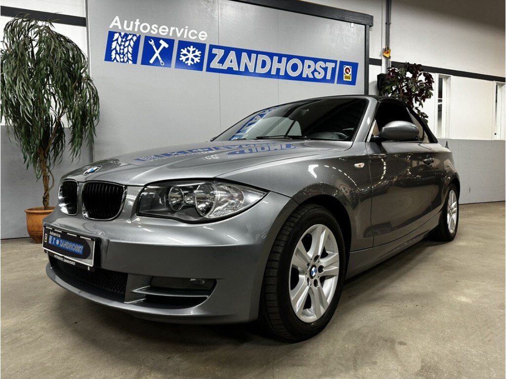 BMW 1-Serie 118i Autom. // Cruise // Ecc // Half Leer // Sportstoelen