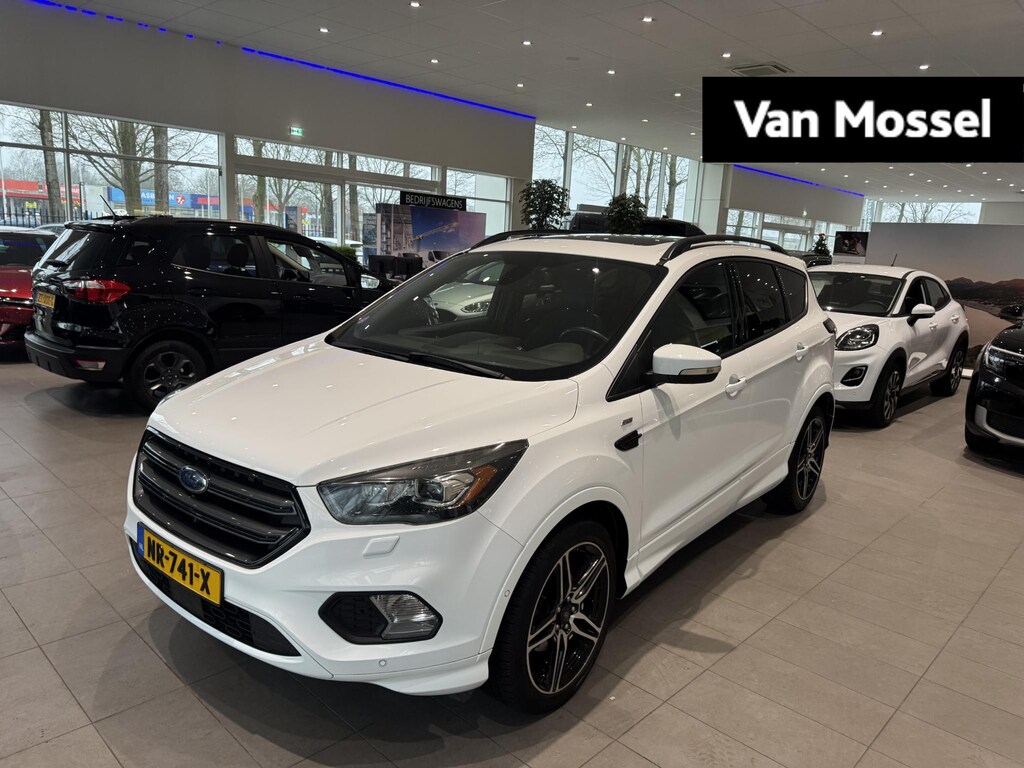 Ford Kuga 1.5 EcoBoost ST Line Panoramadak Trekhaak Camera Stoelverwarming Xenon