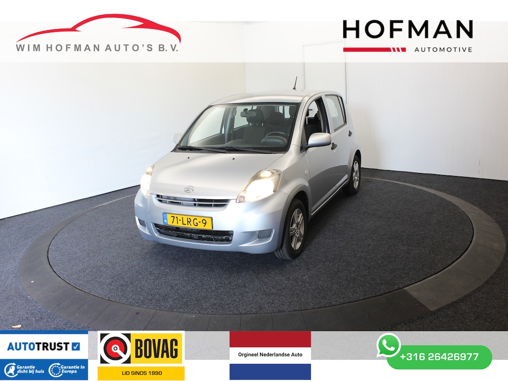 Daihatsu Sirion up Daihatsu Sirion 1.0-12V 70PK 5Drs 5 Pers Premium Airco 4x El Ramen LM Velgen