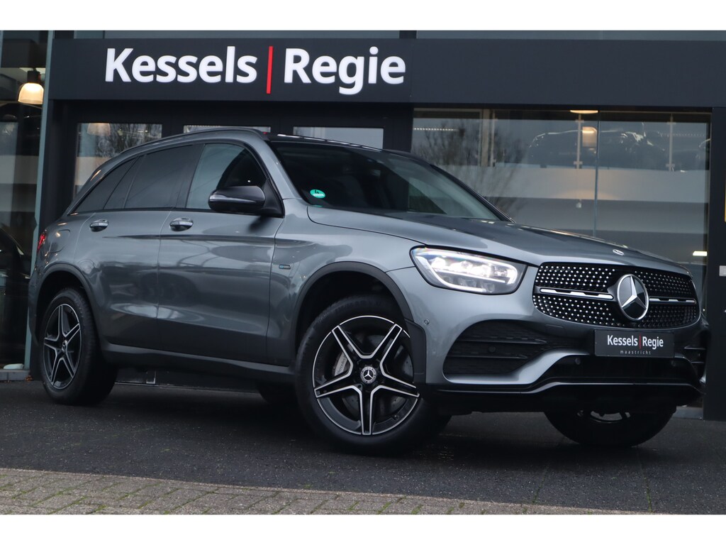 Mercedes-Benz GLC 300e 4MATIC AMG Night | Pano | 360 | El.Haak | CarPlay | Stoelverwarming