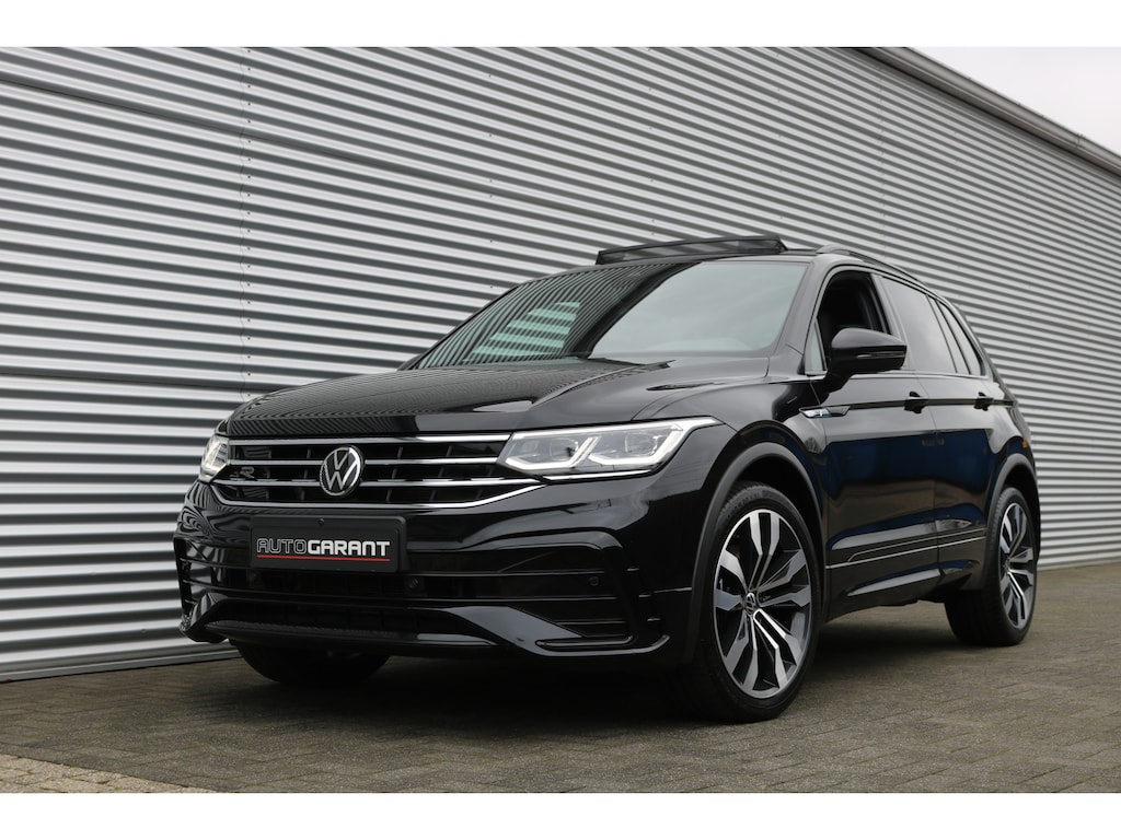 Volkswagen Tiguan 2.0 TSI 4Motion R-Line Black Style (Panoramadak Carplay ViertualCockpit ACC 360Camera IQ-Light Trekhaak 20InchLMV PrivacyGlass)