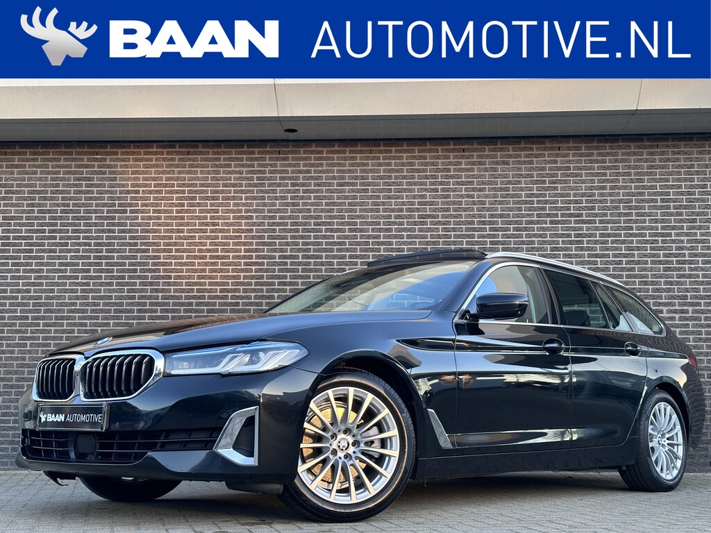 BMW 5-Serie Touring 520d High Executive | Panoramadak | Luxury line | 360 Camera | Head-up Display