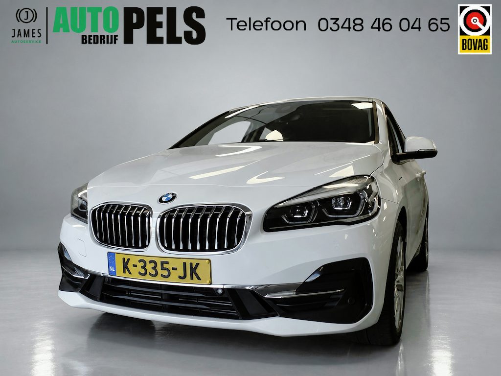 BMW 2-Serie Active Tourer 225xe iPerformance eDrive Ed, Automaat Navi, Clima en Cruise contr, Elek stoelen, Stoelverw, Head up display, Lederen bekleding, Pdc V/A, Xenon, Lm velgen 18'', Full options, Nederlandse auto!! Bovag afleverpakket 695,-