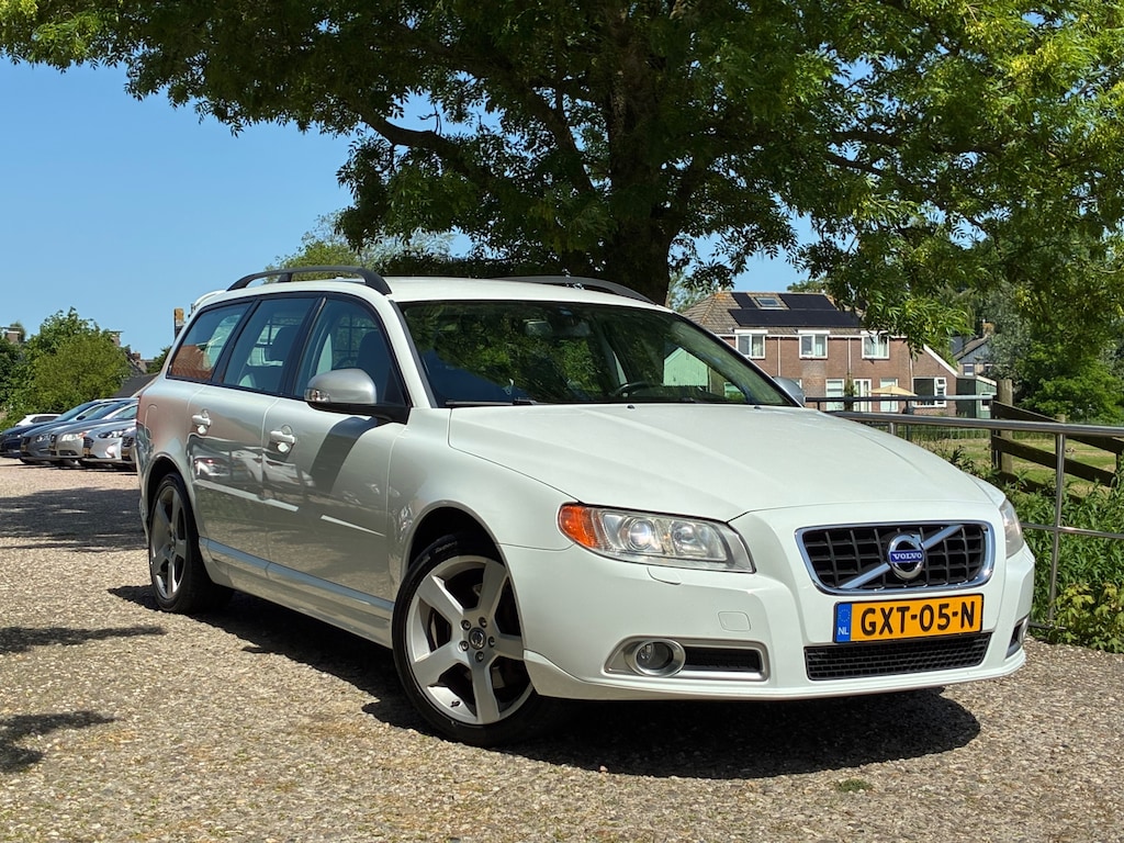 Volvo V70 2.5T Summum | R-Design + Clima + Cruise + Leder nu € 10.975,-!!!