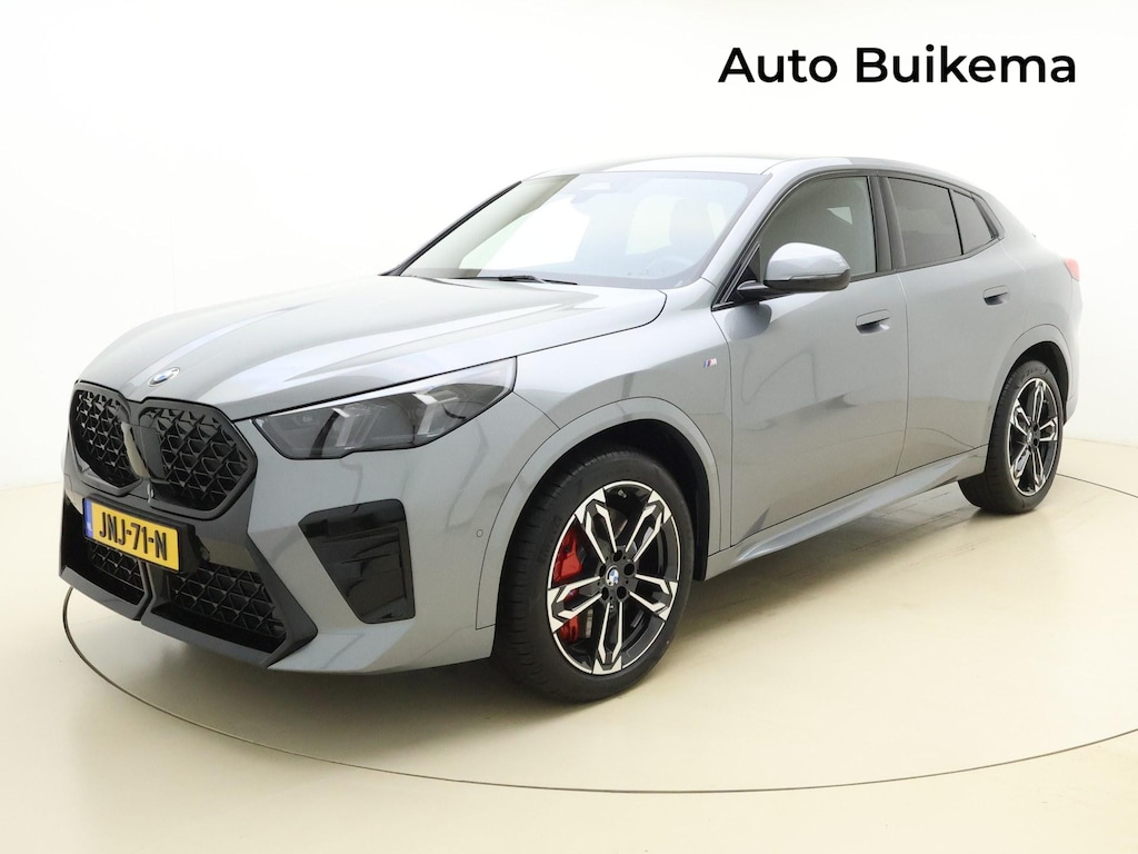 BMW X2 sDrive18d M Sport PRO -M Sportrem Rood -M Gordels -M Koplampen Shadow Line -Driving Ass -19'' Lichtmetaal -Digital Key -Adaptief M Onderstel -Personal eSIM -LED Adaptief