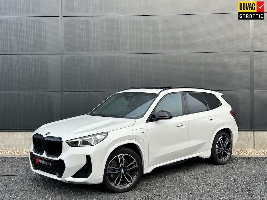 BMW X1 XDrive30e M Sport Actie!!! | Panodak | Clima | ACC* | Stoel/stuur verw.*