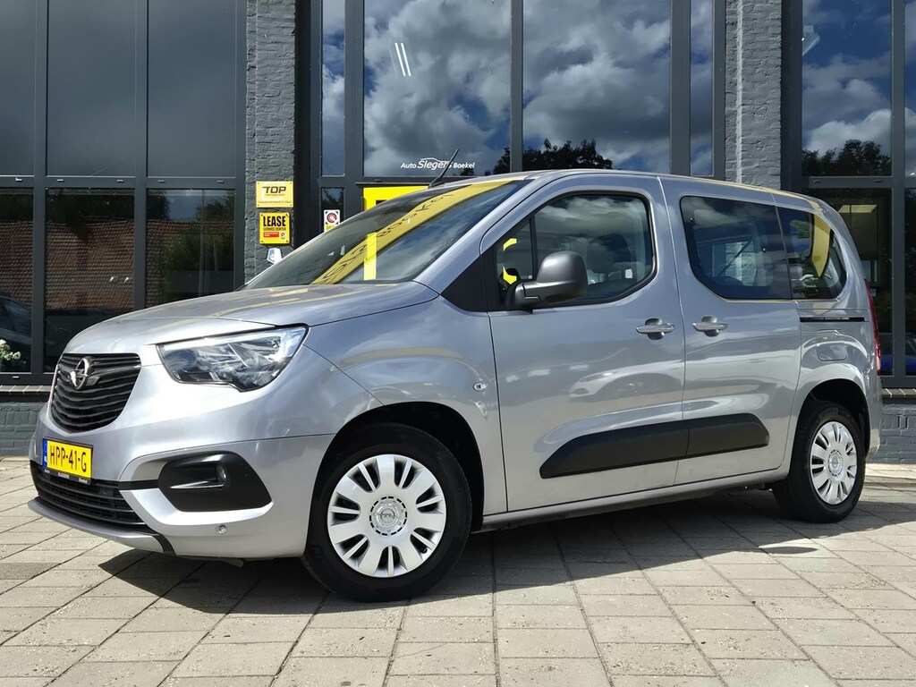 Opel Combo Life 5 Zits | Trekhaak | Parkeer Camera | Park. Sens. | Navigatie | Climate Control | Android Auto en Apple Carplay