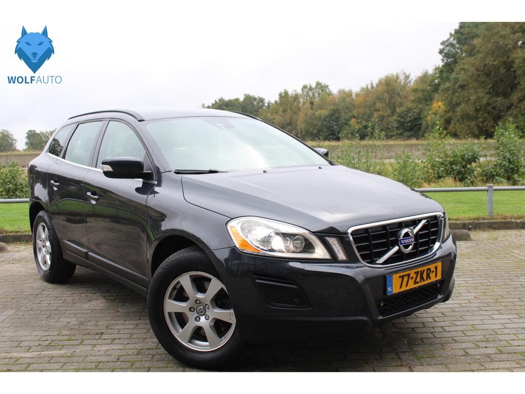Volvo XC60 2.0 D3 Summum Navi Trekhaak Bi-Xenon Cruise control Pdc v+a