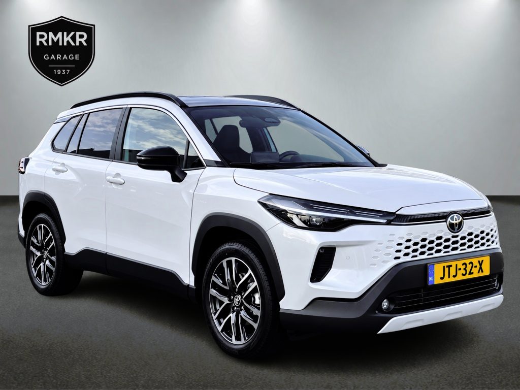 Toyota Corolla Cross 2.0 Hybrid 180pk Dynamic nieuwprijs 47495!!