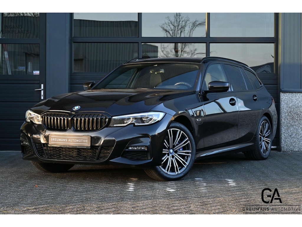 BMW 3-Serie Touring 330e xDrive |M-Sport|Memory|Panoramadak|