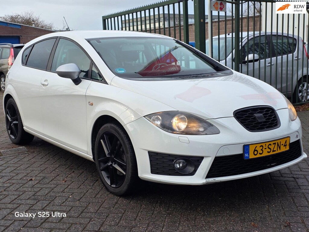 SEAT Leon 1.4 TSI Reference 6 bak 125 pk airco leerbekeleding stoelverwarming trekhaak cruis control