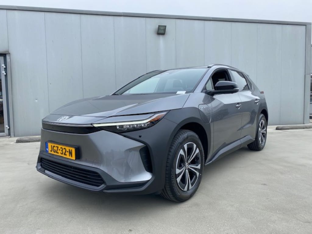 Toyota BZ4X Dynamic | Navigatie | 500KM WLTP | Warmtepomp | Nieuw uit voorraad leverbaar! |