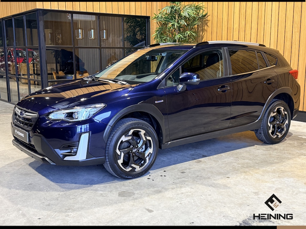 Subaru XV 2.0i e-BOXER Luxury. Automaat | 4X4 | Adaptive-cruise | Navigatie | Apple-carplay Camera voor en achter | 49. 000 km met NAP