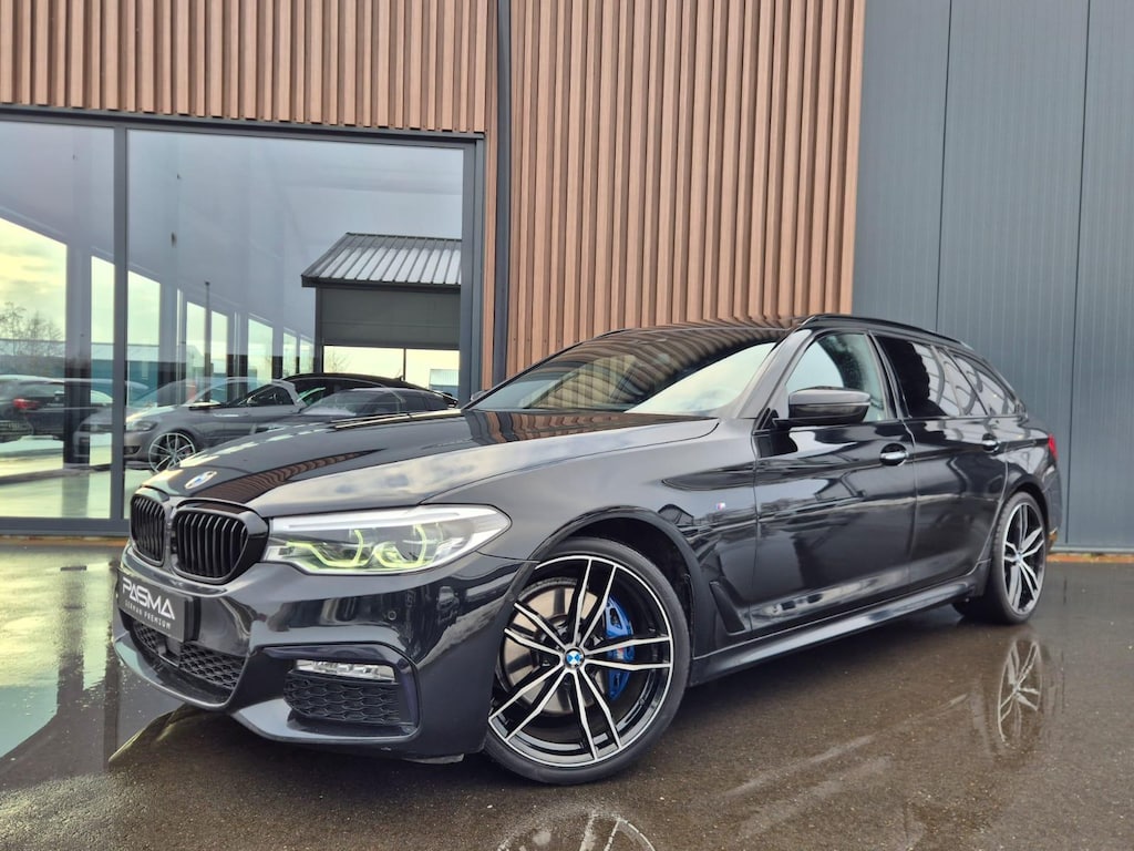 BMW 5-Serie Touring 530i xDrive High Executive M-Sport | HUD | Pano | 19'' | Verw. stuur | DAB