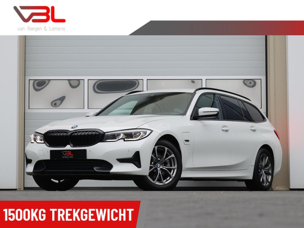 BMW 3-Serie Touring 320e High Executive | Laser LED | Head-up | Sportstoelen |