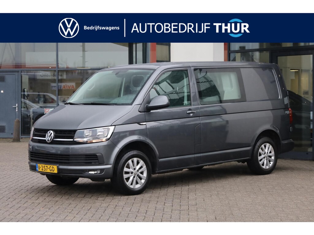 Volkswagen Transporter 2.0 TDI L1H1 Highline 150PK / 110kW, 6 zitplaatsen, parkeersensoren voor en achter (pdc), 16" LMV, trekhaak, multifunctioneel lederen stuurwiel, verwarmbare voorruit, navigatie, bumpers in kleur, licht en regensensor, elektrisch verstel-, verwarm- en inklapbare buitenspiegels etc.