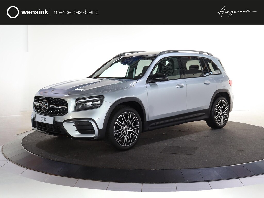 Mercedes-Benz GLB 180 Business Solution AMG | AMG Line Plus pakket | Panoramaschuifdak | Winterpakket | Trekhaak | 20” AMG velgen |