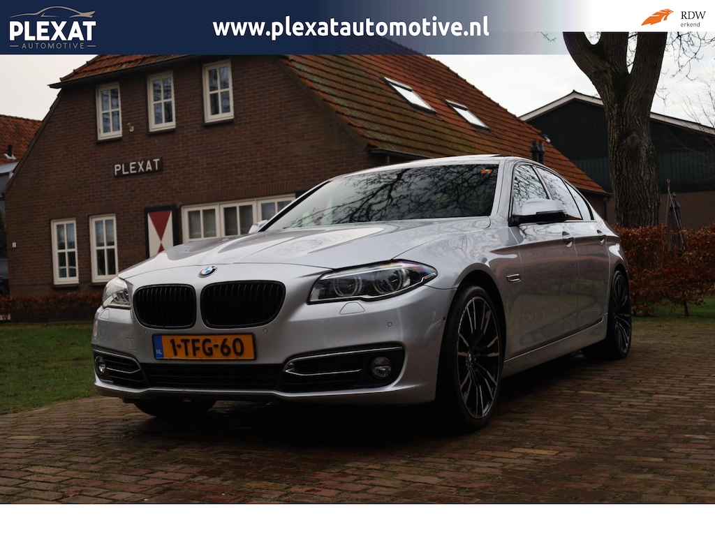 BMW 5-Serie 535i Luxury Edition Aut. | Dodehoekbewaking | HUD | Camera | Elek. Achterklep | Schuif-Kanteldak | NAP | Facelift |
