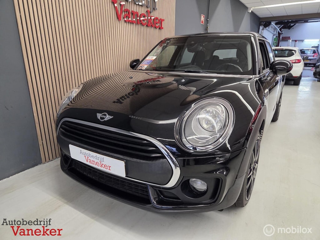 MINI Clubman 1.5 One Pepper Business Plus|Navi|Cruise|Stoelverwarming|LED|Keyless|