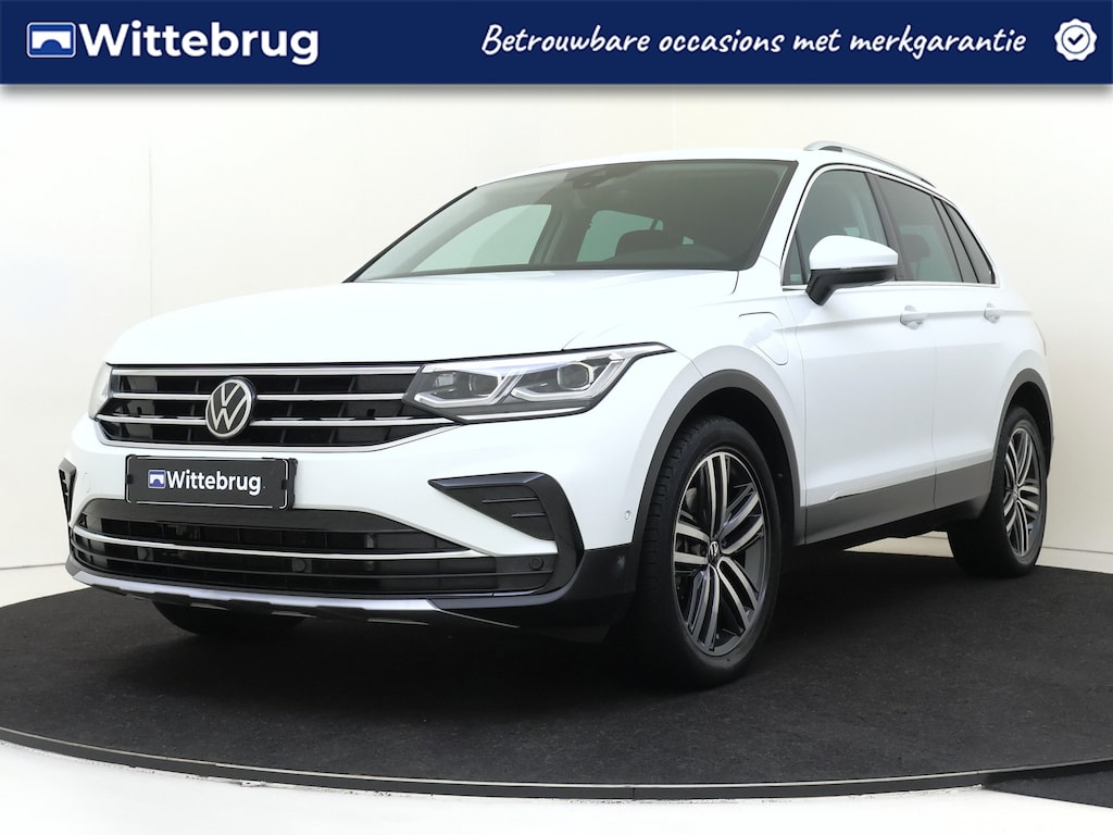 Volkswagen Tiguan 1.4 TSI 245PK eHybrid Elegance | Trekhaak | Camera | Park Assist | Navigatie | Stoel en Stuur verwarming |